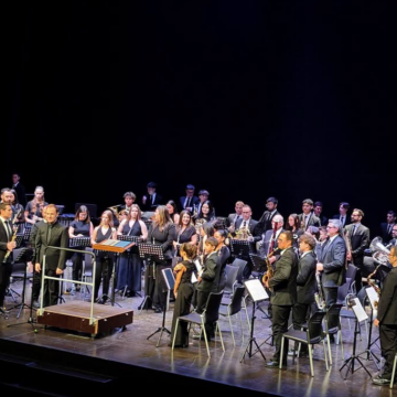 VA-3487-union-musical-torrevejense-concierto-historias-oeste.jpg La Banda de la Unión Musical Torrevejense, dirigida por Carlos Ramón-Pérez, durante el concierto Historias del Oeste en el Teatro Municipal.