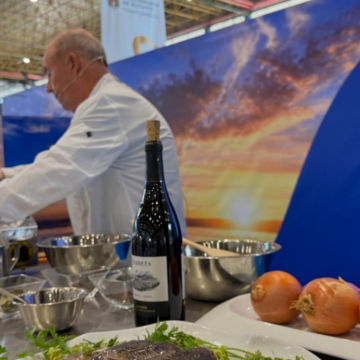 Gastronomía de Torrevieja en Alicante Gastronómica 2026 con productos del mar y Flor de Sal.